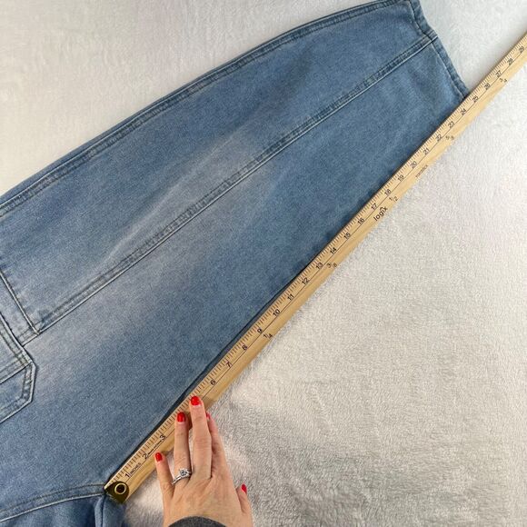 Blue Ankle Cropped Jeans with High Waist and Tapered Legs - Picture 13 of 15